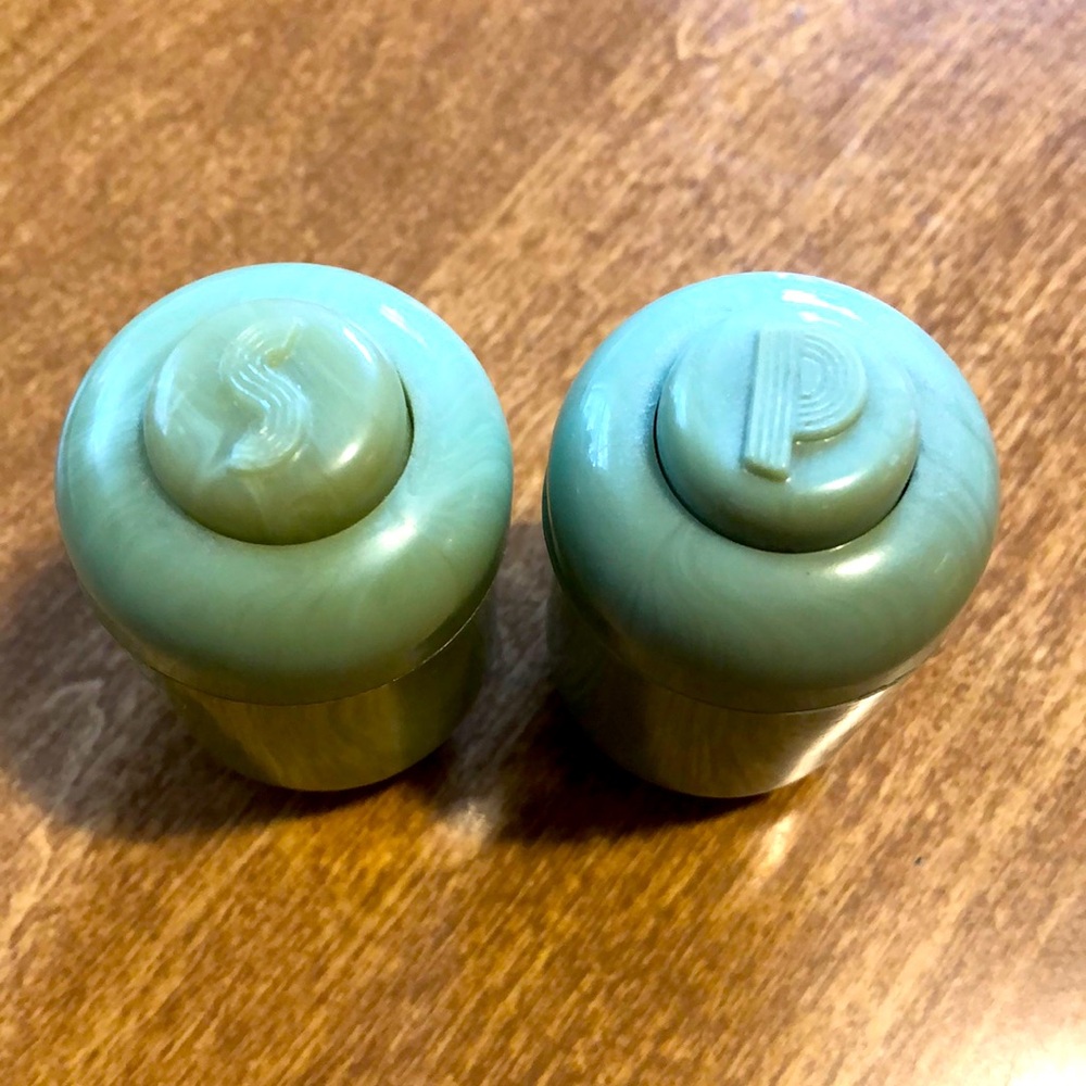 Vintage s & p shakers